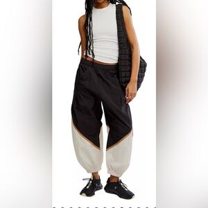 NWT Free People FP Movement Free Throw /Freeflow Pants in Color: Black Combo